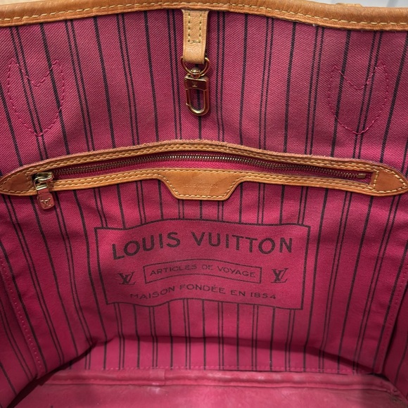 LV Neverfull MM - Picture 3 of 3